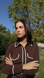 CAMISA MARRÓN VIVO BLANCO