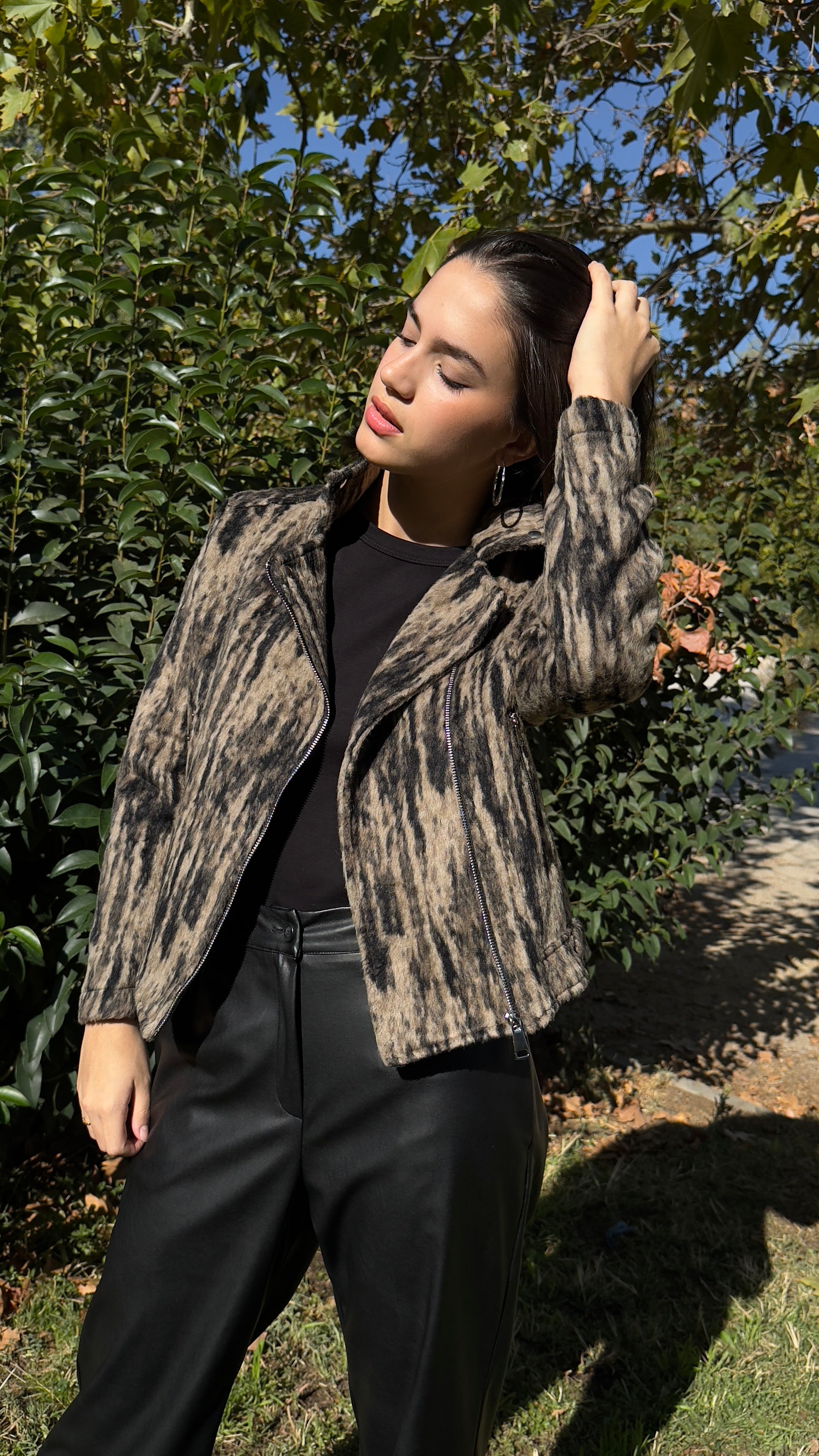 CHAQUETA MOTERA TEXTURIZADA