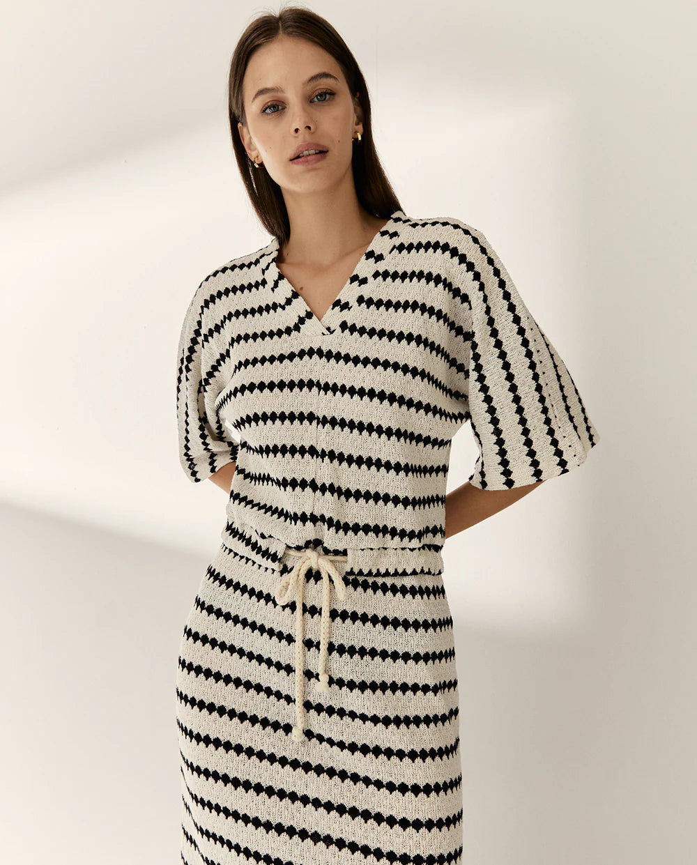 Vestido blanco y negro