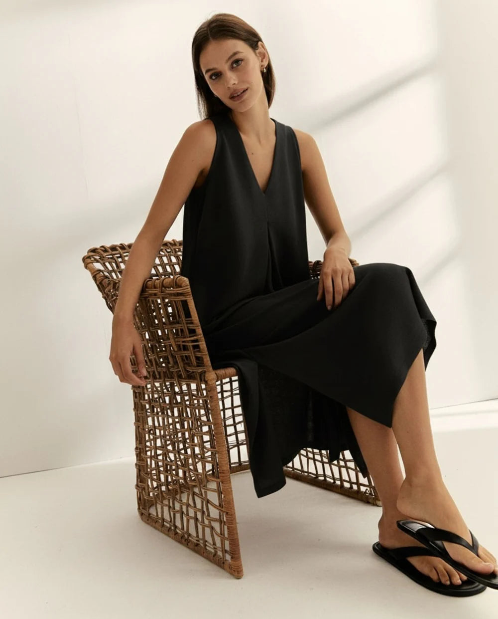 Vestido negro sin mangas