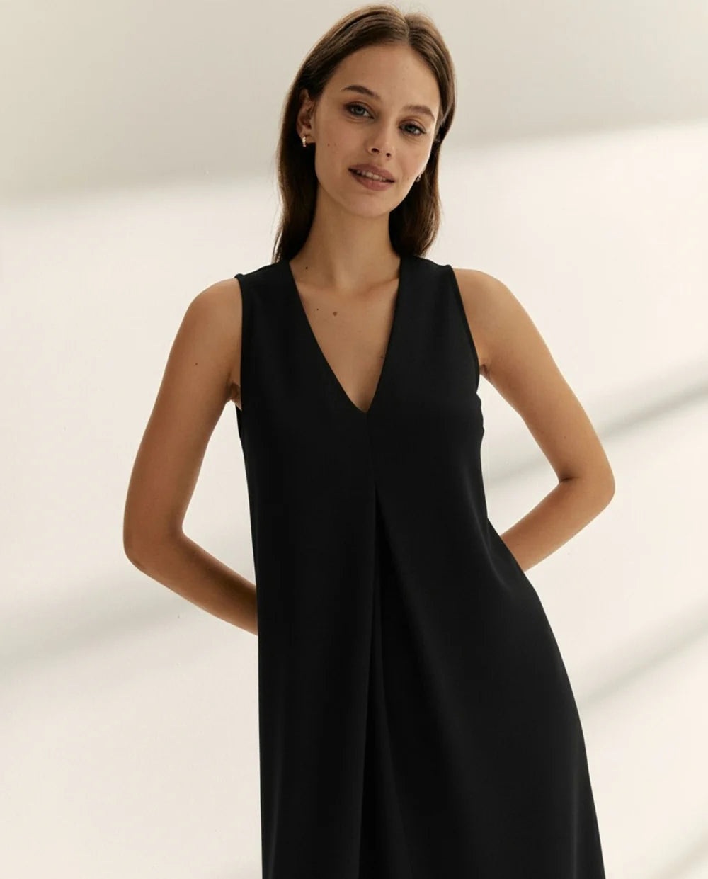 Vestido negro sin mangas