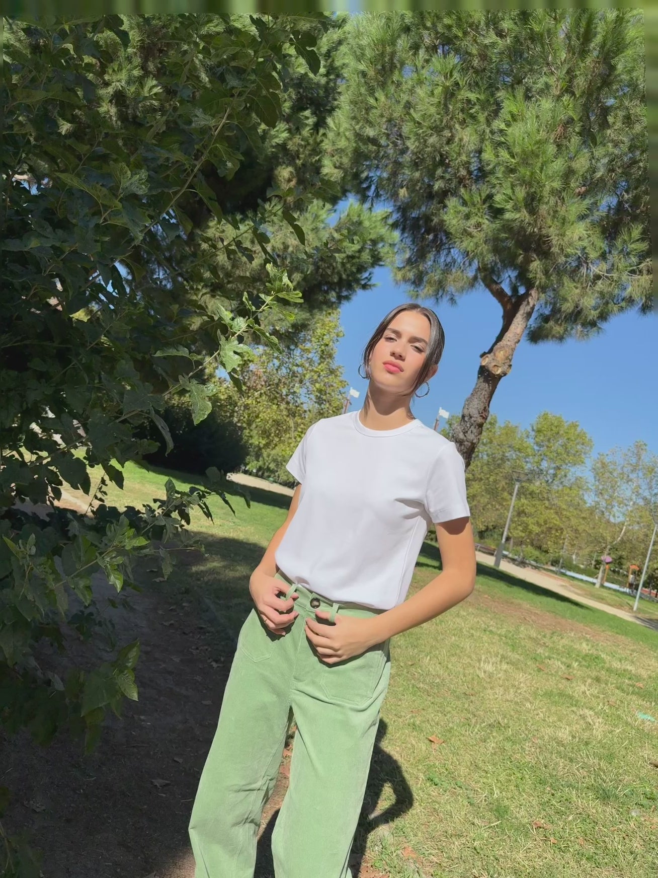 PANTALÓN PANA VERDE - UN BÁSICO CON TEXTURS